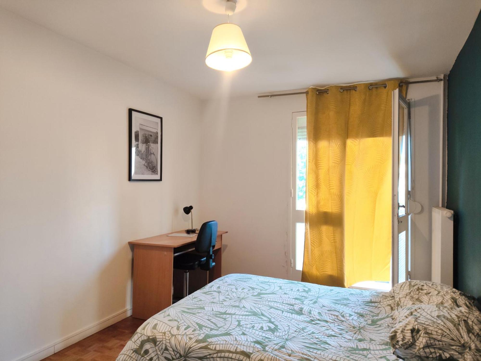 Chambre Dans Un Appartement En Colocation Ренн Экстерьер фото
